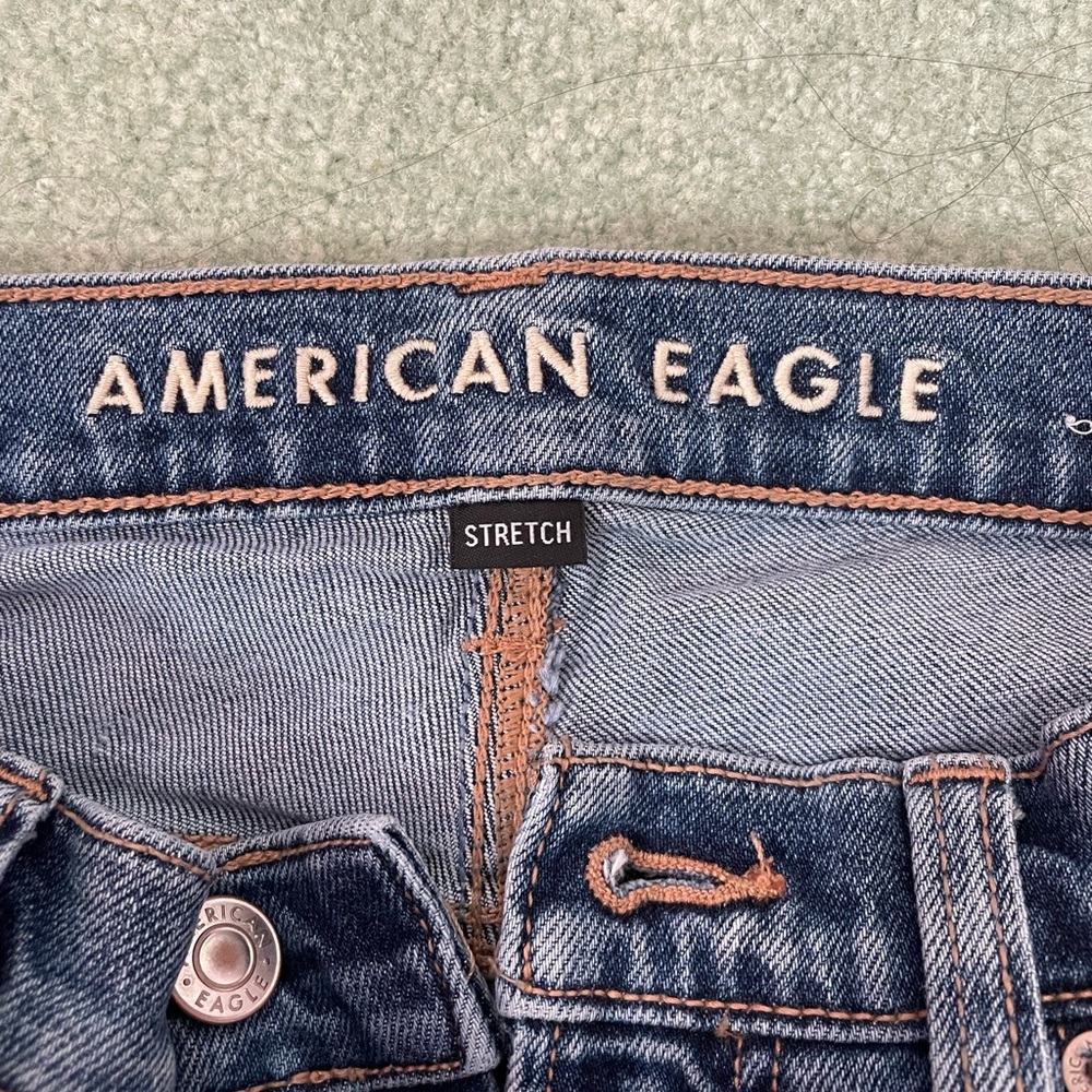 American Eagle women’s jeans
